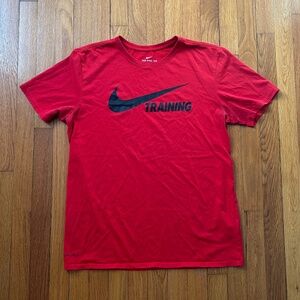 Nike The Nike Tee Athletic Cut Men’s L Red